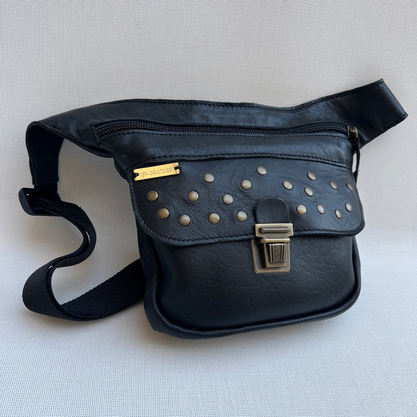 Mini Premium Black & Old Gold · Piel natural BioCuir® · Pieza Exclusiva Núm. 12680