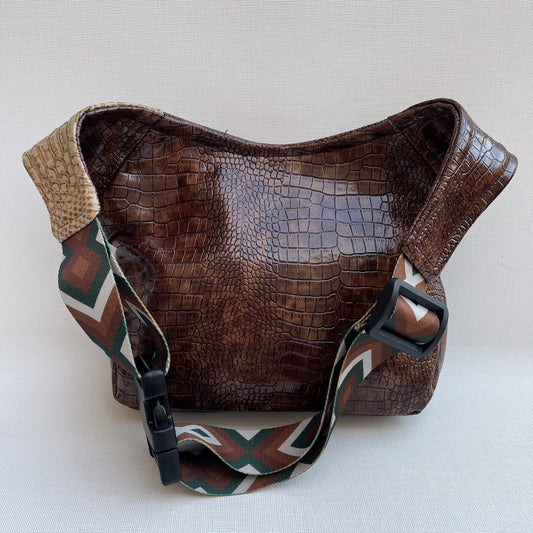 Elegant Brown Animal Print · Pieza Exclusiva Núm. 12736