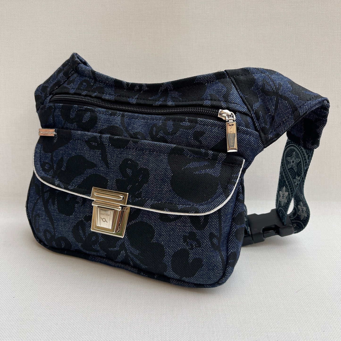 Special Jeans Flowers + Back pocket Unique Piece No. 12732