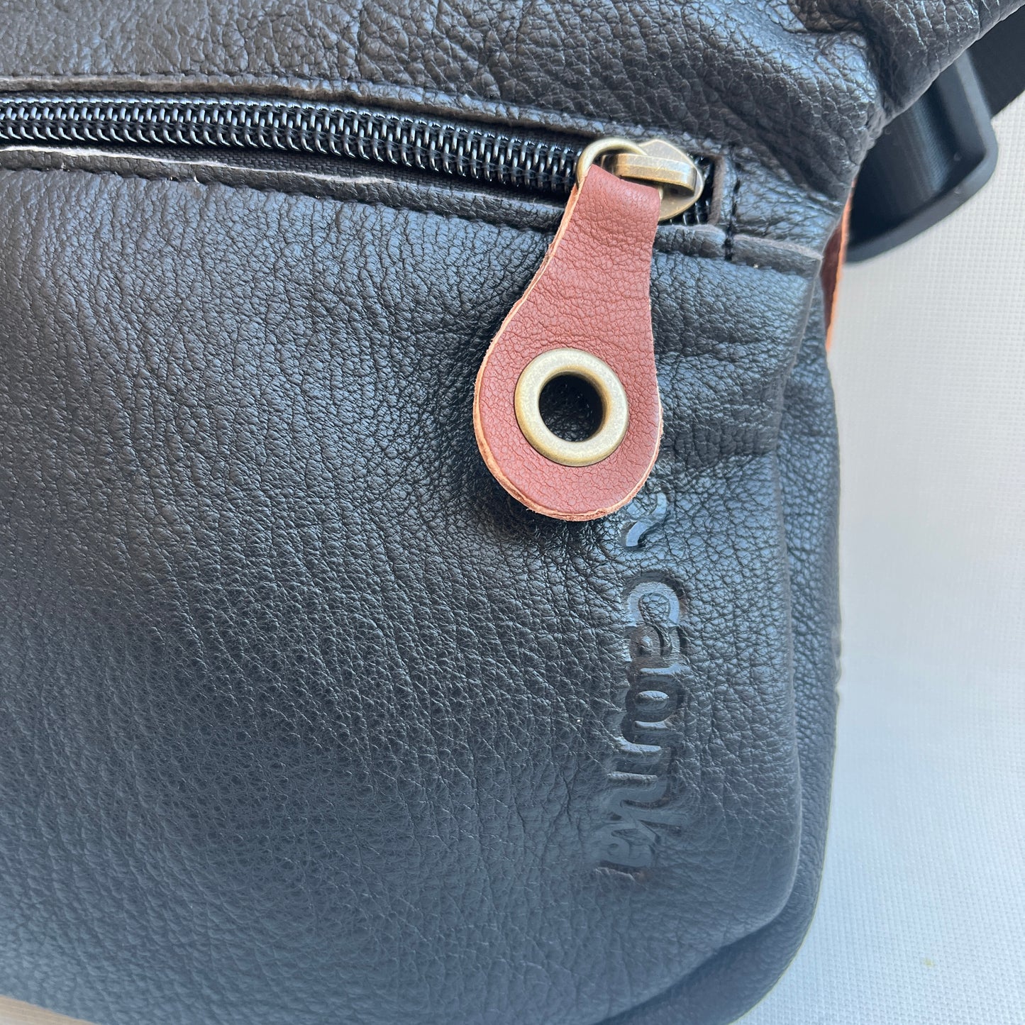 Special Black & Brown · Piel natural BioCuir® · Pieza Exclusiva Núm. 12797