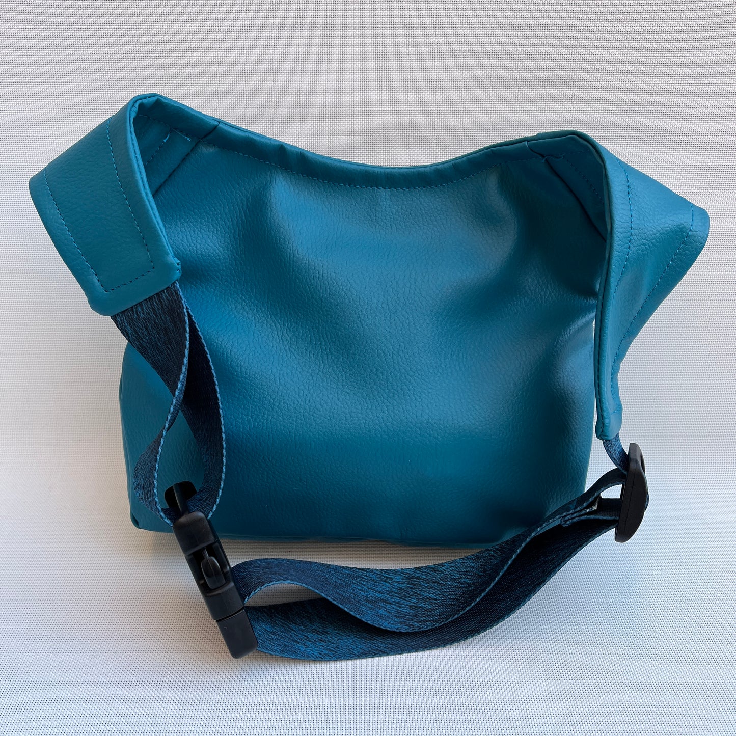 Special Blue "Turquesa" en polipiel · Pieza Exclusiva Núm. 11220