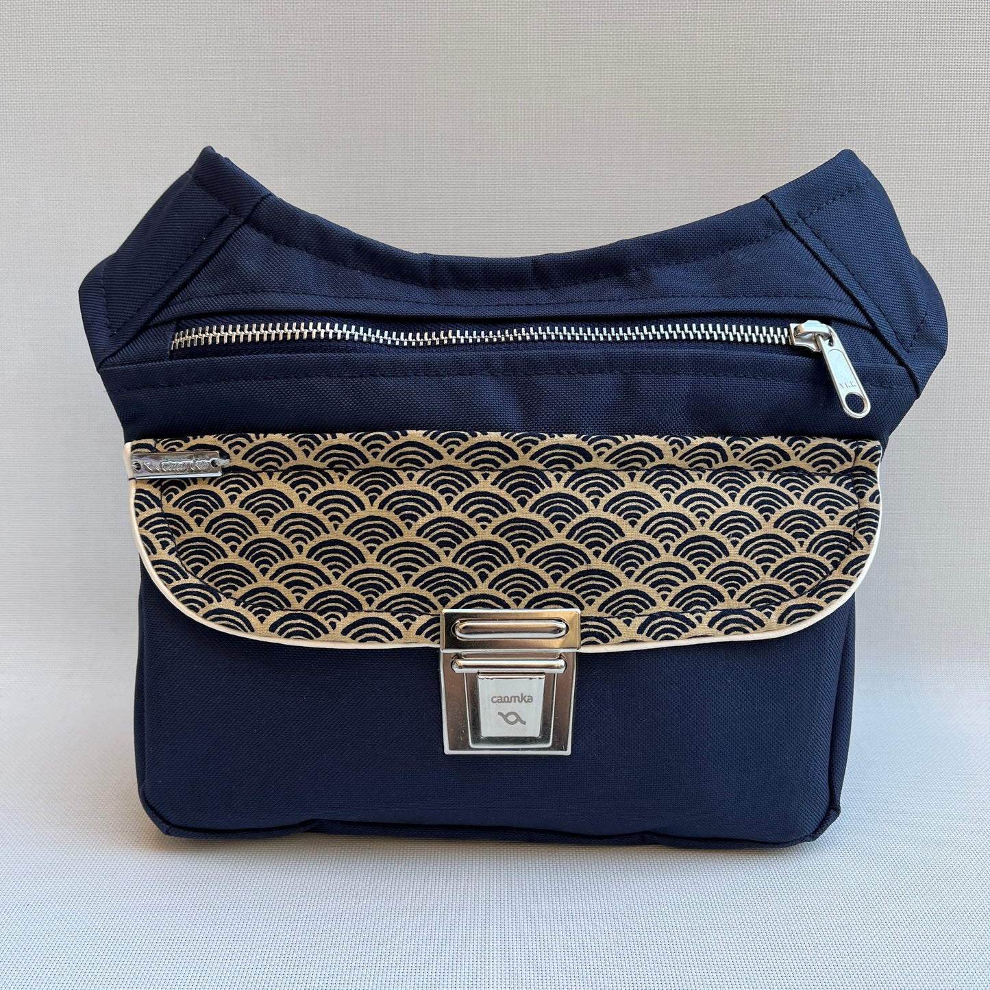 Special Blue & Japanese Waves (Impermeable) · Pieza Única Núm. 11067