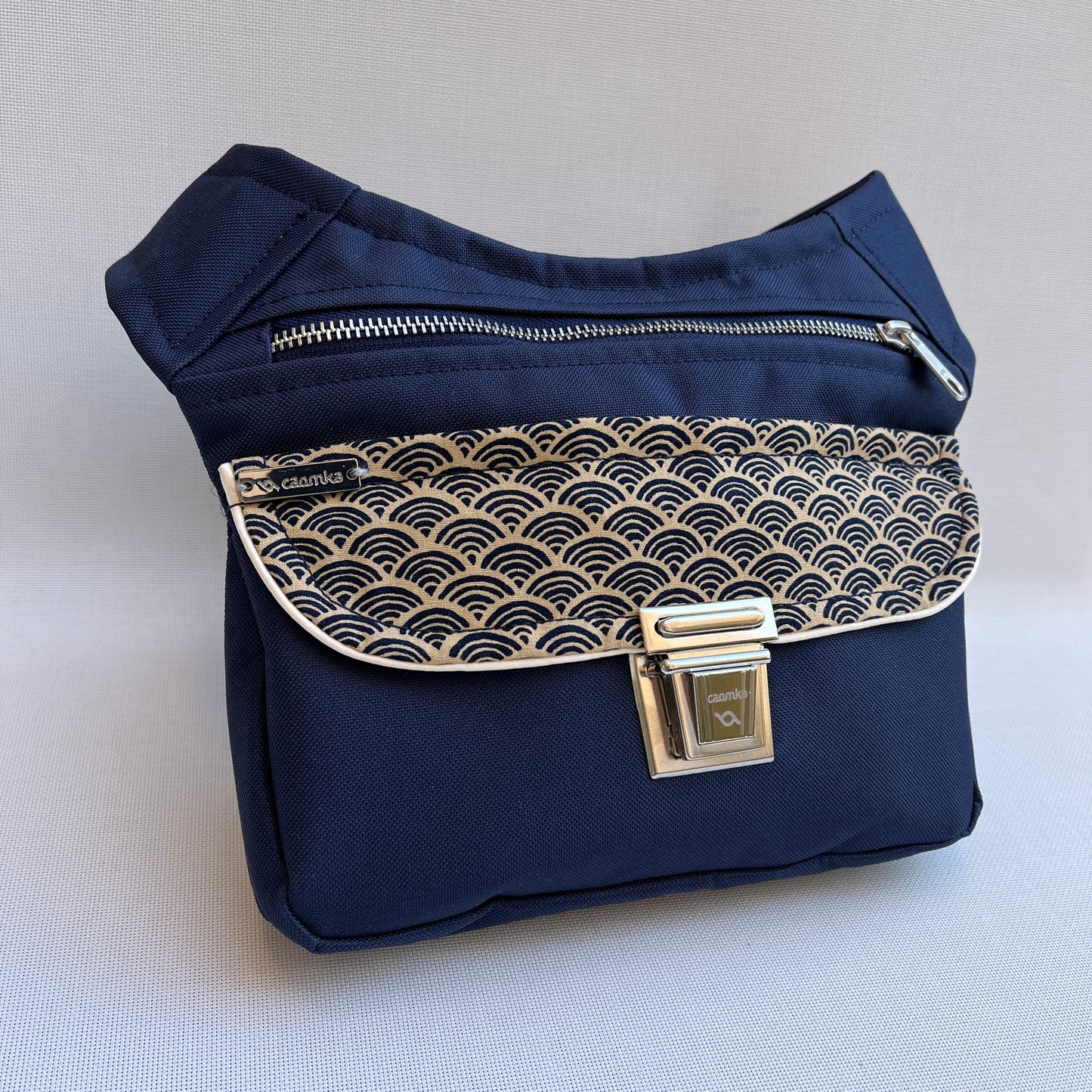 Special Blue & Japanese Waves (Impermeable) · Pieza Única Núm. 11067