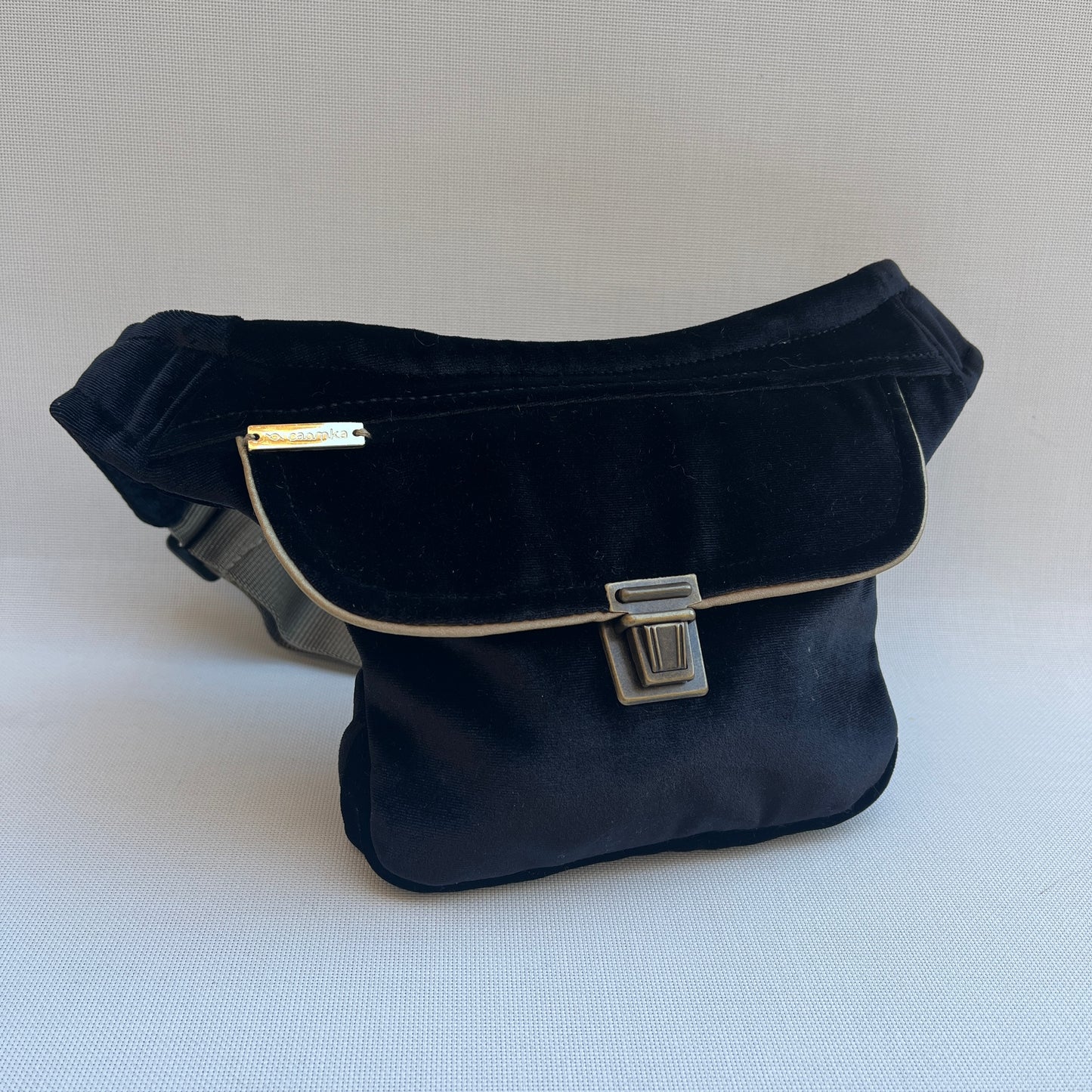 Mini Special Black Velvet Ceremony · Terciopelo · Pieza Exclusiva Núm. 12851