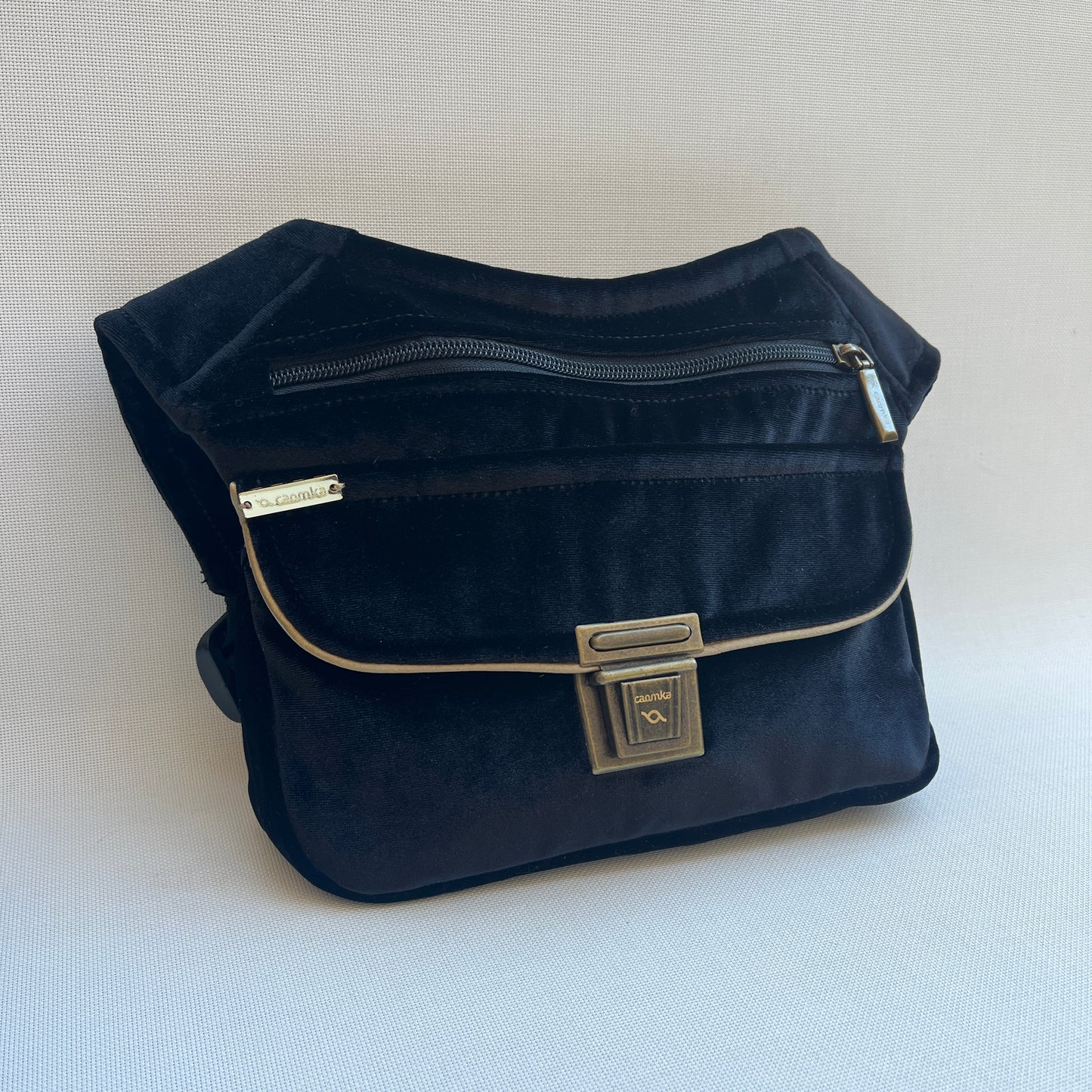 Special Black Velvet Ceremony · Terciopelo · Pieza Exclusiva Núm. 12848