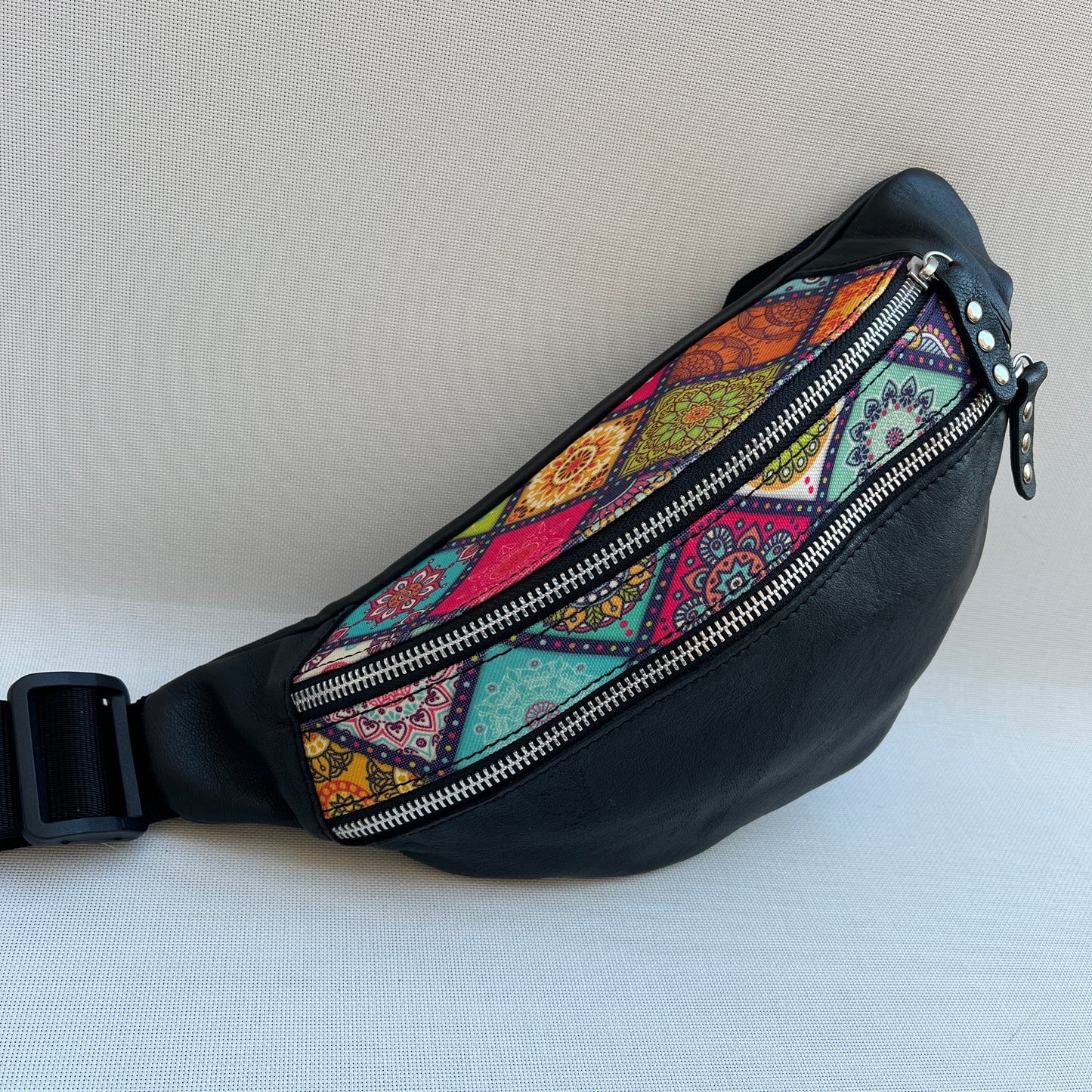 Retro Chic Special Black Mandalas · Piel natural BioCuir® · Pieza Única Núm. 12782